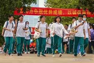 马龙谈布劳恩砍生涯新高25分：这样的CB是我们每场都需要的